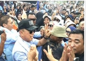 ASR-Hugua Gelar Kampanye Terbatas Di Wakatobi, Pendukung Membludak Walau Di Guyur Hujan